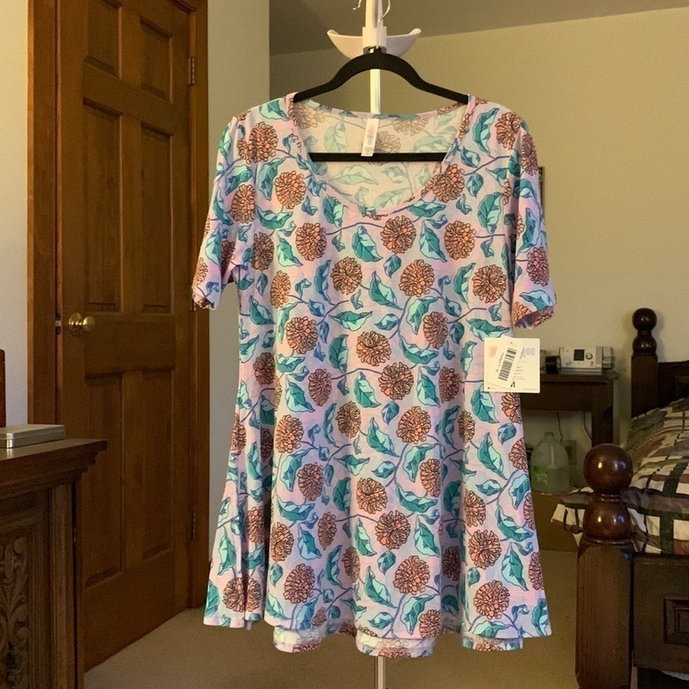 Lularoe Perfect T Size Medium NWT